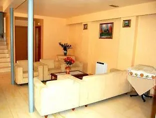 Cristal 1 מלון א-קורוניה