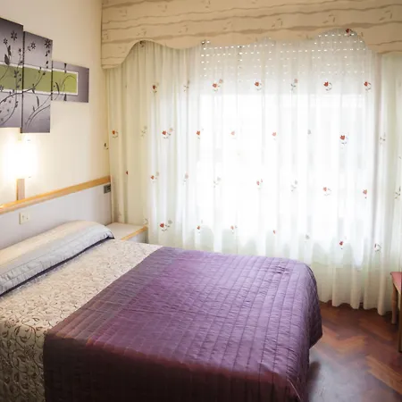 Cristal 1 מלון א-קורוניה